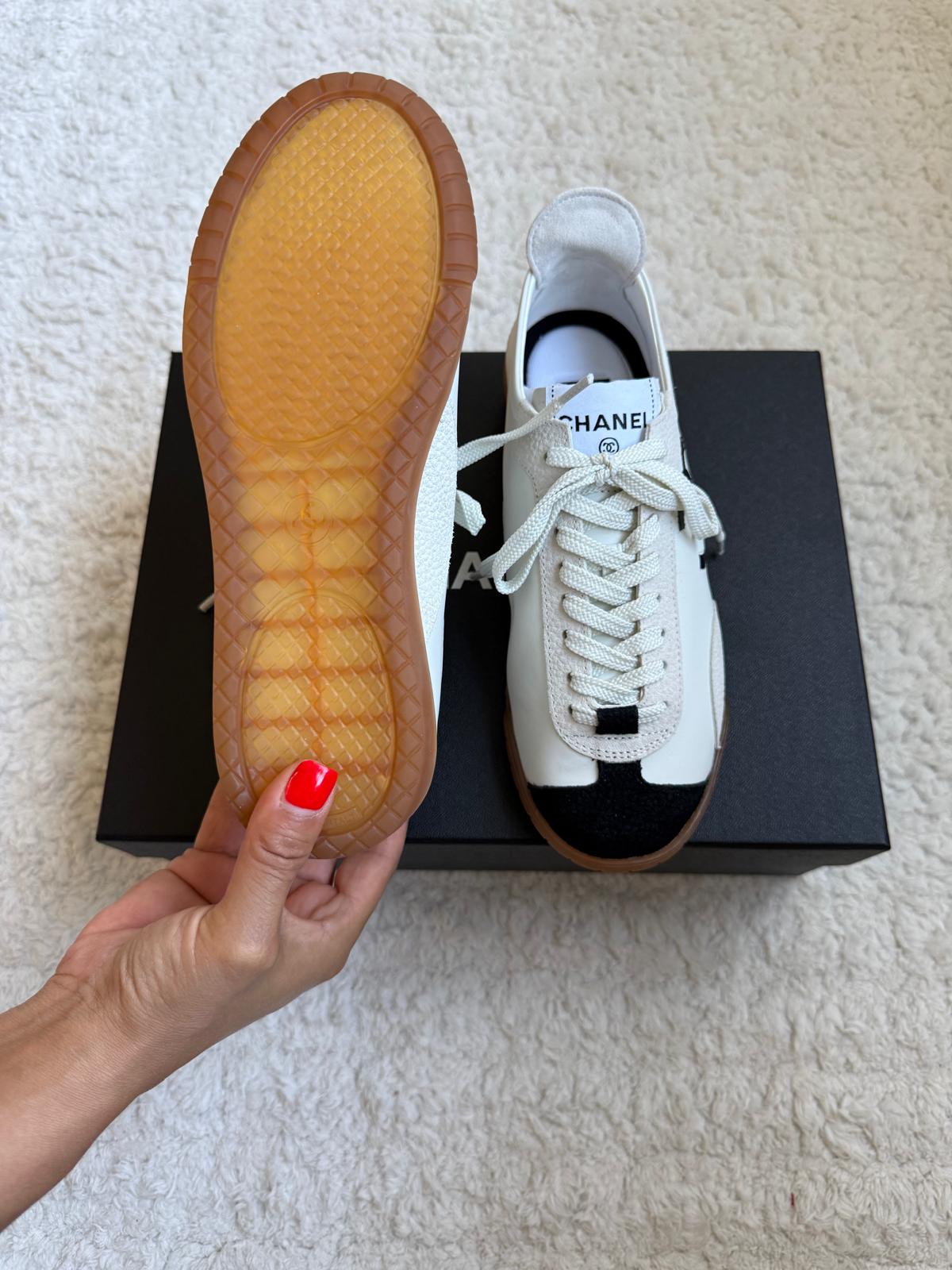 Chanel Low-Top sneakers Wit/Zwart - Afbeelding 3